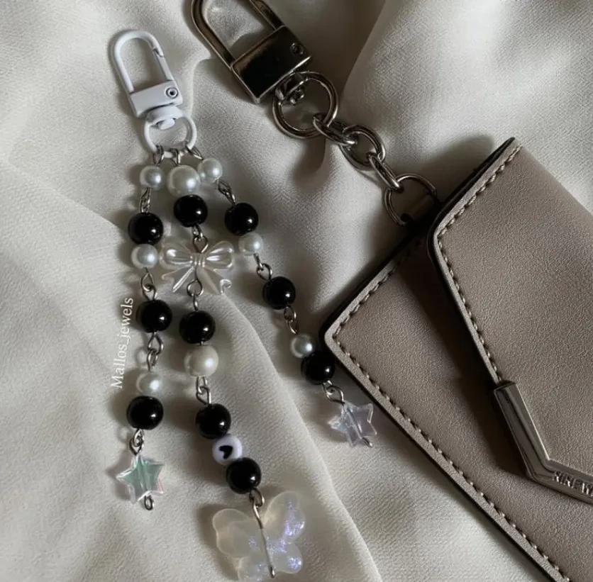 Black Pearl Keychain MAIN